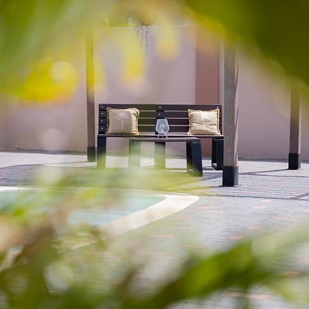 Av Curacao - Centrally Located Spacious Apartment วิลเลมสตัด ภายนอก รูปภาพ