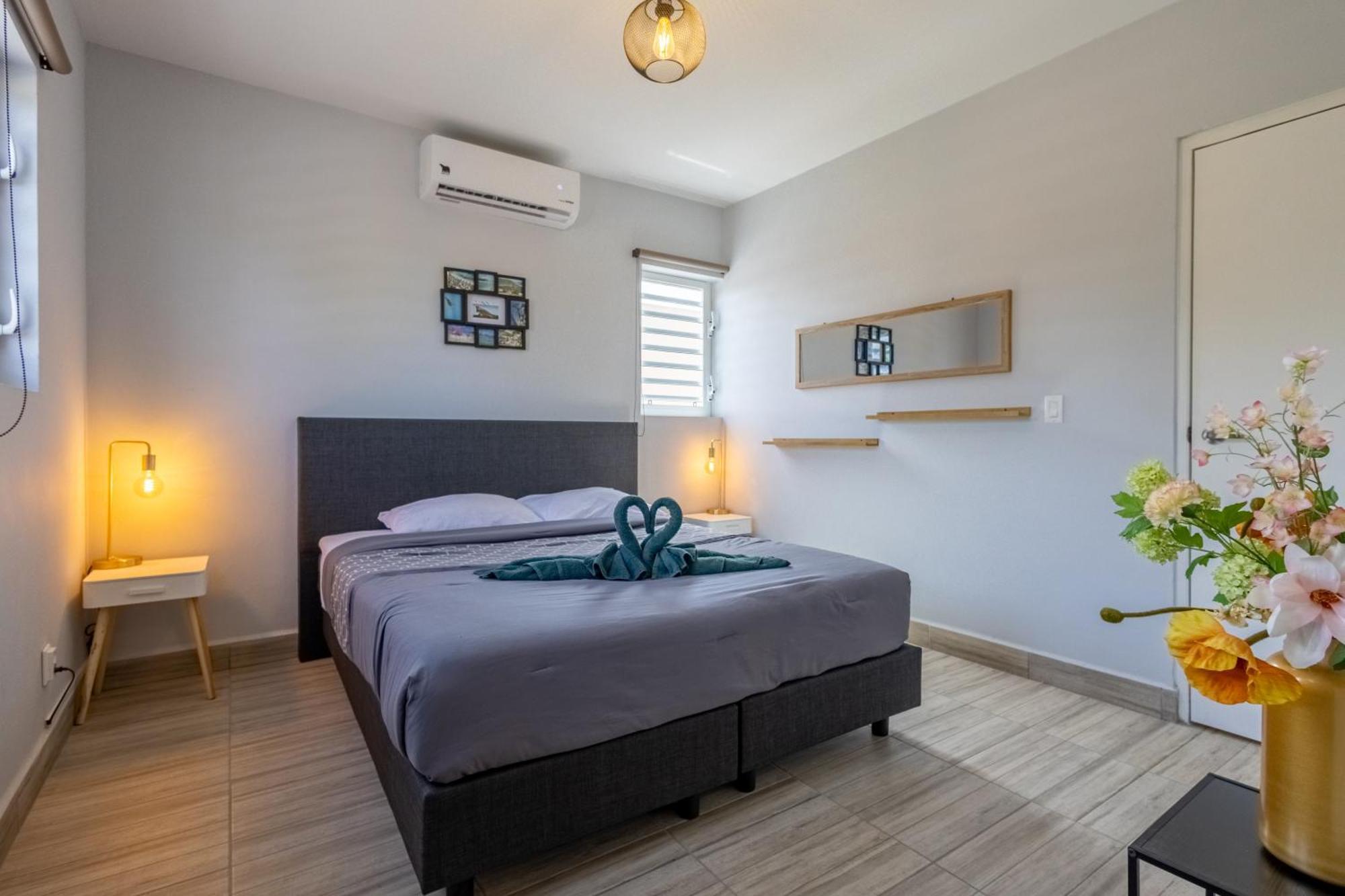 Av Curacao - Centrally Located Spacious Apartment วิลเลมสตัด ภายนอก รูปภาพ